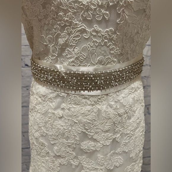 NWT David’s Bridal Ivory Cap Sleeve Lace Trumpet Wedding Dress Size 2 - $599 - Picture 3 of 15